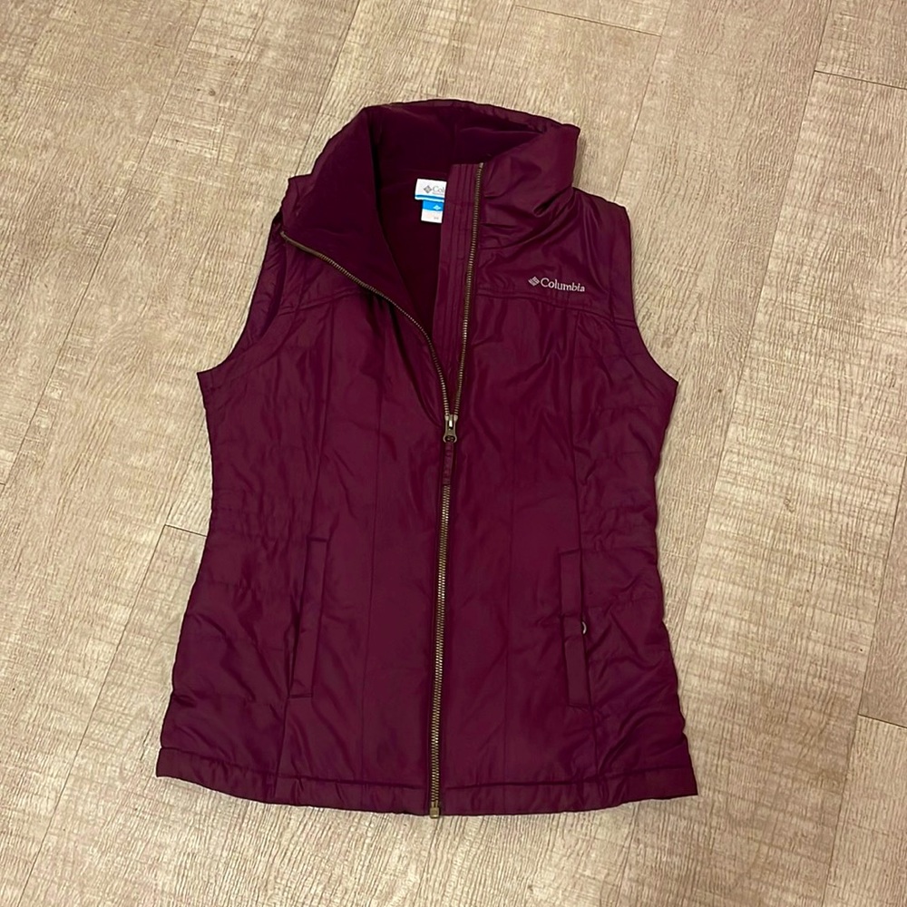 Columbia zip up vest